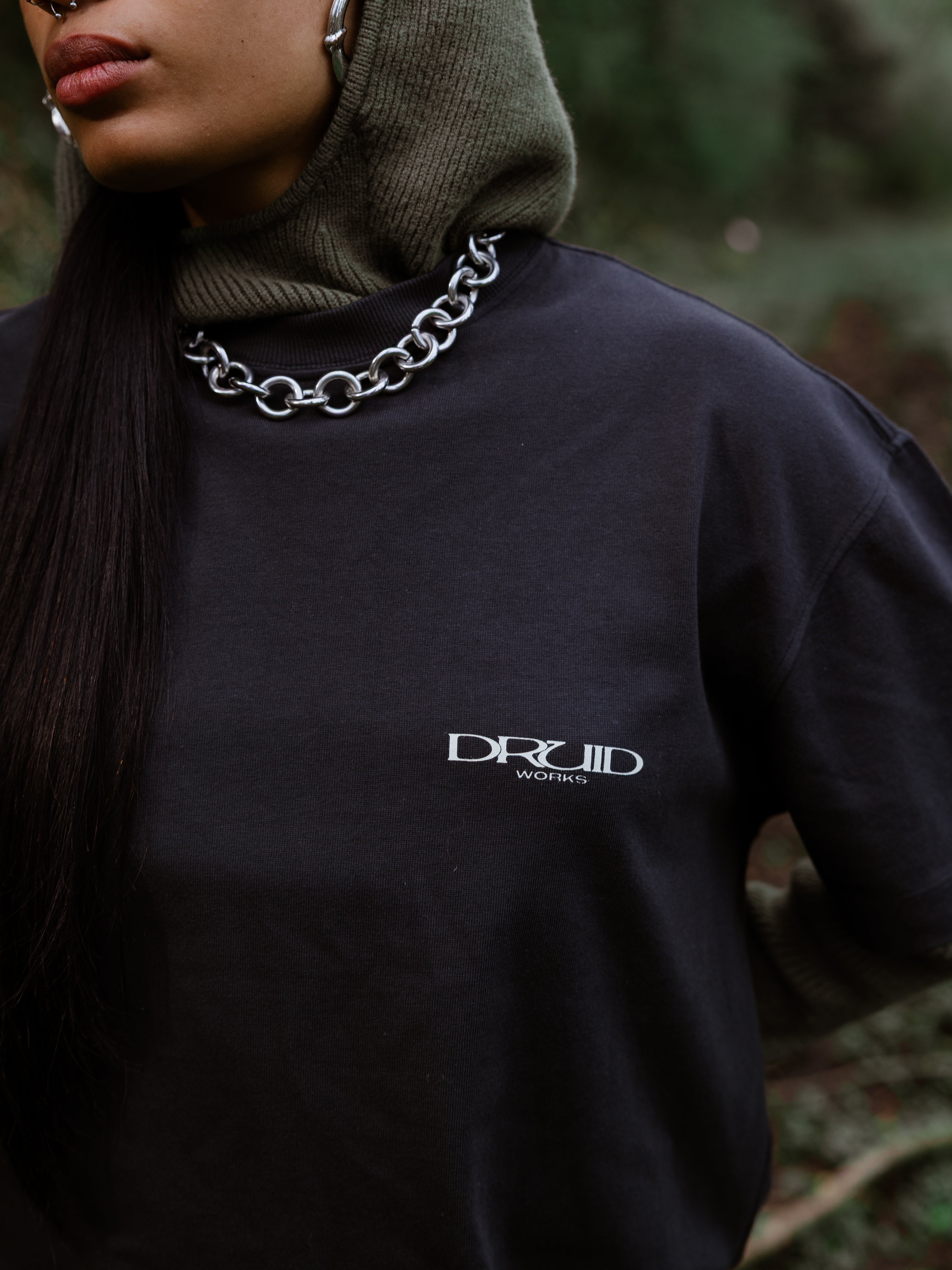T-Shirt - Black / Dubh